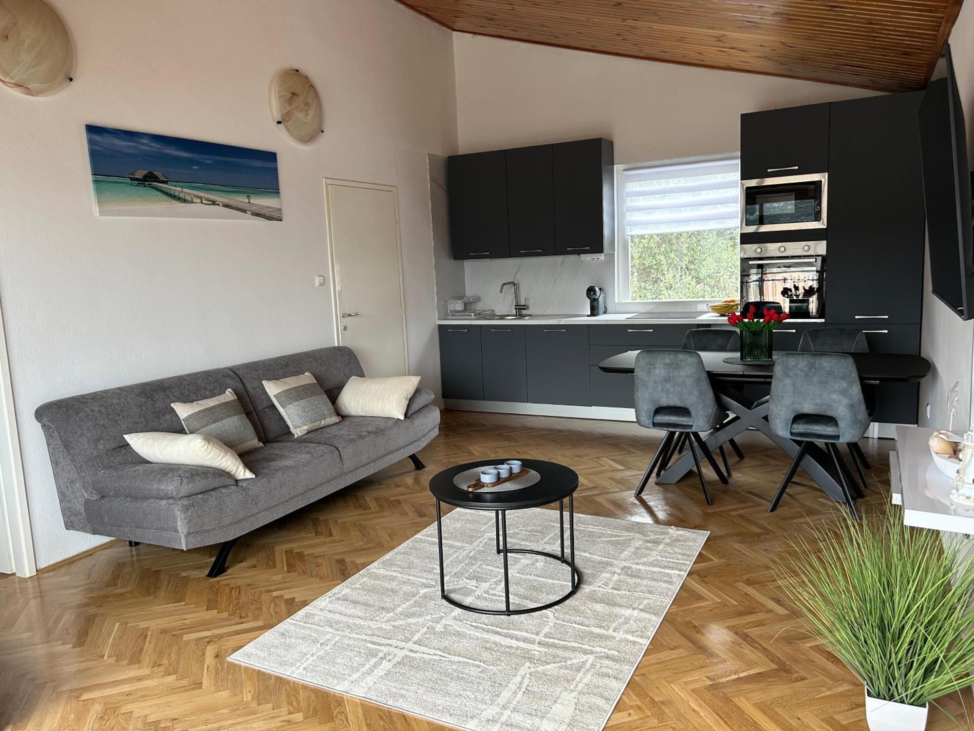 Apartment Golubica 2 산책길 외부 사진