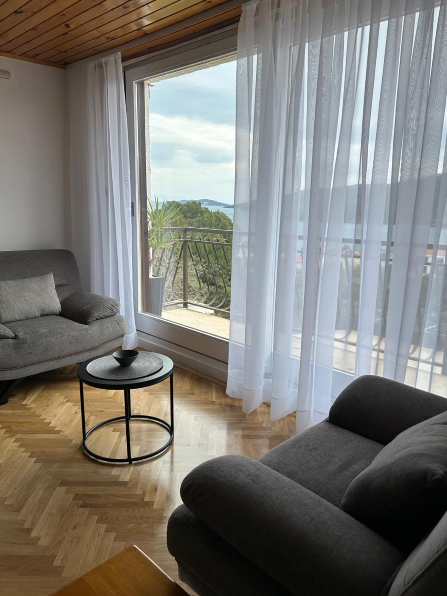 Apartment Golubica 2 산책길 외부 사진