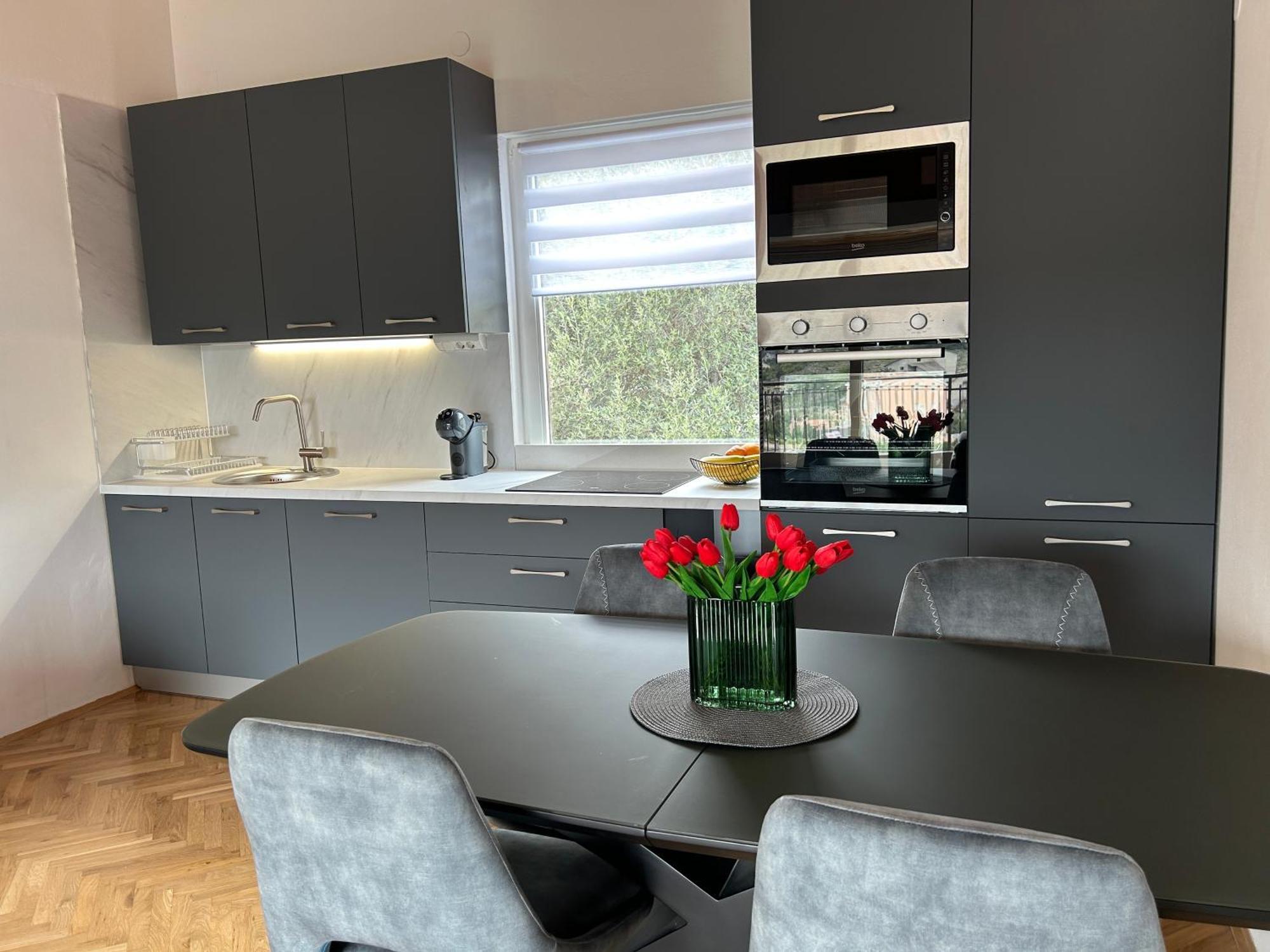 Apartment Golubica 2 산책길 외부 사진